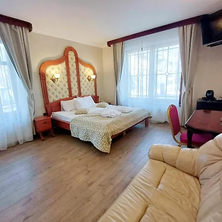 佩嘎萨必尔斯温泉酒店 酒店 Jūrkalne